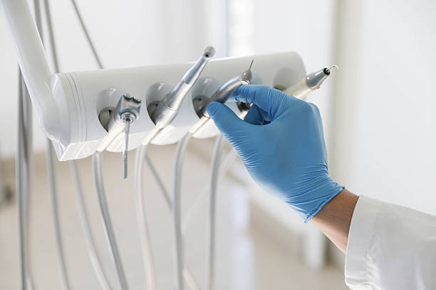 Professional Emergency Dentist technician working in Acton, CA